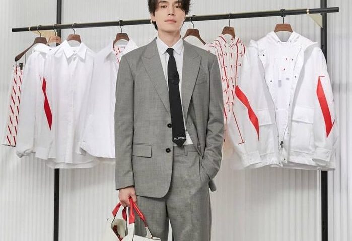 ヴァレンティノTOP | 有名人のファッション、着こなし、ブランドを紹介
